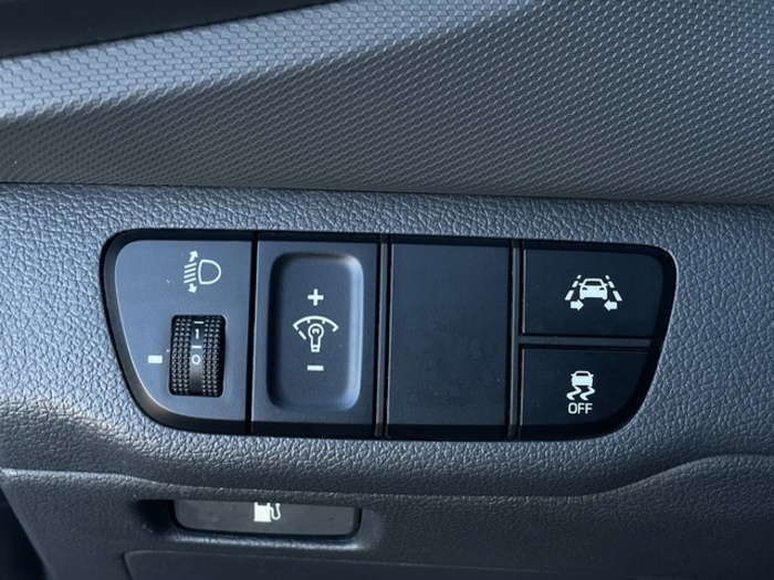 HyundaiIoniq 1.6 GDI HEV Klass Nav DCT 104 kW (141 CV) Vehículo usado en Barcelona - 24 HyundaiIoniq 1.6 GDI HEV Klass Nav DCT 104 kW (141 CV) Vehículo usado en Barcelona - 24