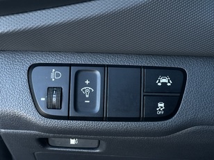 Hyundai Ioniq 1.6 GDI HEV Klass Nav DCT 	104 kW (141 CV)