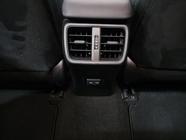 Lexus UX 250h Business 2WD 135 kW (184 CV) Vehículo usado en Madrid - 28