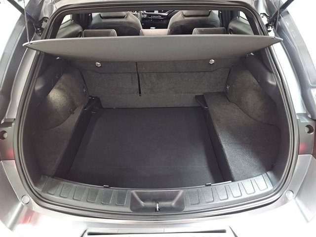 Lexus UX 250h Business 2WD 135 kW (184 CV) Vehículo usado en Madrid - 35