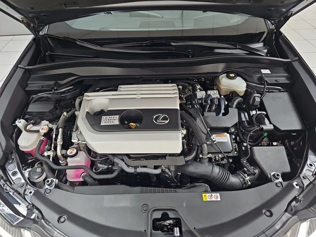 Lexus UX 250h Business 2WD 135 kW (184 CV) Vehículo usado en Madrid - 36