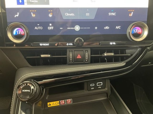 Lexus NX 450h+ Premium+ 4WD 225 kW (306 CV) Vehículo usado en Madrid - 18