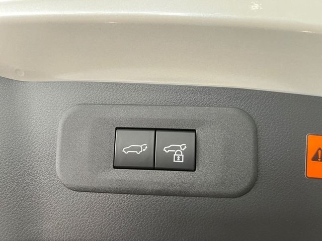 Lexus NX 450h+ Premium+ 4WD 225 kW (306 CV) Vehículo usado en Madrid - 31