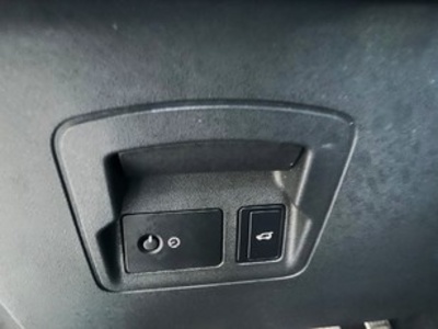 Land Rover Range Rover Velar 2.0 I4 R-Dynamic S 4WD Auto 150 kW (204 CV) Land Rover Range Rover Velar 2.0 I4 R-Dynamic S 4WD Auto 150 kW (204 CV)