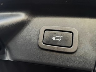 Land Rover Range Rover Velar 2.0 I4 R-Dynamic S 4WD Auto 150 kW (204 CV) Land Rover Range Rover Velar 2.0 I4 R-Dynamic S 4WD Auto 150 kW (204 CV)