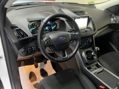 Ford Kuga 1.5 EcoBoost Trend 4x2 88 kW (120 CV) Ford Kuga 1.5 EcoBoost Trend 4x2 88 kW (120 CV)