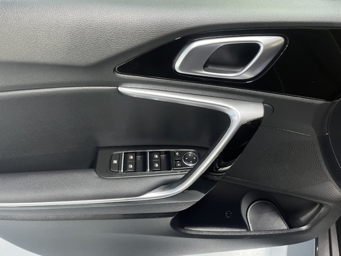 KiaXCeed 1.5 MHEV GT-line DCT 118 kW (160 CV) Vehículo usado en Barcelona - 15 KiaXCeed 1.5 MHEV GT-line DCT 118 kW (160 CV) Vehículo usado en Barcelona - 15