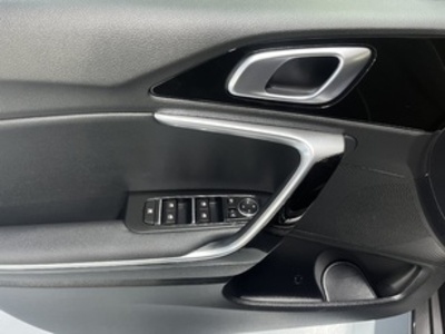 Kia XCeed 1.5 MHEV GT-line DCT 118 kW (160 CV) Kia XCeed 1.5 MHEV GT-line DCT 118 kW (160 CV)