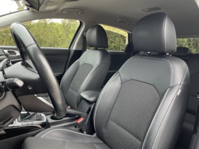 Kia Ceed 1.0 T-GDi Drive 88 kW (120 CV) Kia Ceed 1.0 T-GDi Drive 88 kW (120 CV)