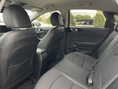 Kia Ceed 1.0 T-GDi Drive 88 kW (120 CV) Kia Ceed 1.0 T-GDi Drive 88 kW (120 CV)