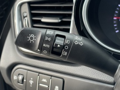 Kia Ceed 1.0 T-GDi Drive 88 kW (120 CV) Kia Ceed 1.0 T-GDi Drive 88 kW (120 CV)