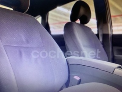 Toyota Prius 1.5 VVT-I HSD HYBRID SOL 82 kW (112 CV) Toyota Prius 1.5 VVT-I HSD HYBRID SOL 82 kW (112 CV)