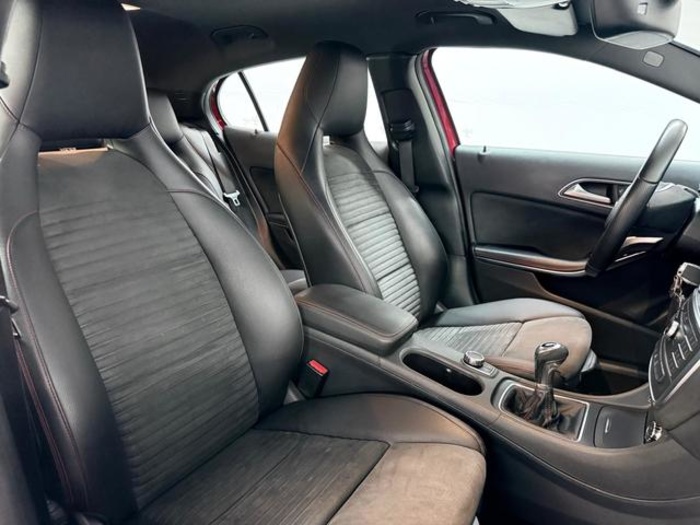 Mercedes-BenzGLA 200 d AMG Line 100 kW (136 CV) Vehículo usado en Barcelona - 13 Mercedes-BenzGLA 200 d AMG Line 100 kW (136 CV) Vehículo usado en Barcelona - 13