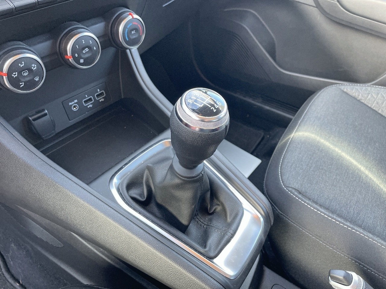 Renault Captur Equilibre TCe 66 kW (90 CV) - 11