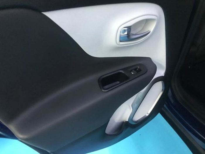 JeepRenegade 1.3G Longitude 4x2 DDCT 110 kW (150 CV) Vehículo usado en Barcelona - 19 JeepRenegade 1.3G Longitude 4x2 DDCT 110 kW (150 CV) Vehículo usado en Barcelona - 19