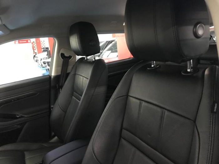 Land RoverRange Rover Evoque D150 MHEV SE 4WD Auto 110 kW (150 CV) Vehículo usado en Barcelona - 9 Land RoverRange Rover Evoque D150 MHEV SE 4WD Auto 110 kW (150 CV) Vehículo usado en Barcelona - 9