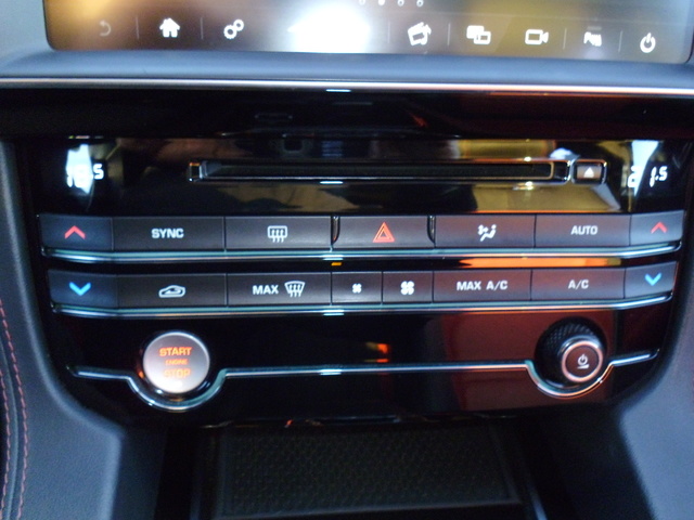 JaguarF-PACE 2.0L i4D R-Sport AWD Auto 177 kW (240 CV) Vehículo usado en Barcelona - 9