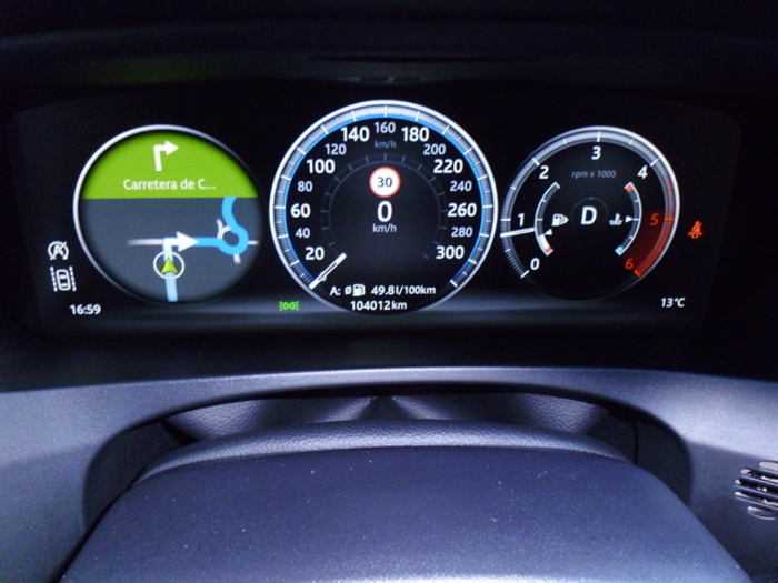 JaguarF-PACE 2.0L i4D R-Sport AWD Auto 177 kW (240 CV) Vehículo usado en Barcelona - 24 JaguarF-PACE 2.0L i4D R-Sport AWD Auto 177 kW (240 CV) Vehículo usado en Barcelona - 24