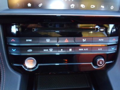 Jaguar F-PACE 2.0L i4D R-Sport AWD Auto 177 kW (240 CV) Jaguar F-PACE 2.0L i4D R-Sport AWD Auto 177 kW (240 CV)