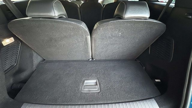 Peugeot5008 Hybrid 1.2 Allure eDCS6 107 kW (145 CV) Vehículo usado en Barcelona - 17