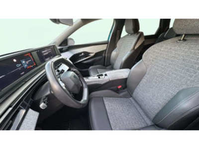 Peugeot 5008 Hybrid 1.2 Allure eDCS6 107 kW (145 CV) Peugeot 5008 Hybrid 1.2 Allure eDCS6 107 kW (145 CV)
