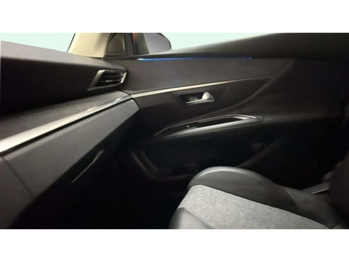 Peugeot3008 PureTech 130 S&S Active 96 kW (130 CV) Vehículo usado en Barcelona - 14 Peugeot3008 PureTech 130 S&S Active 96 kW (130 CV) Vehículo usado en Barcelona - 14