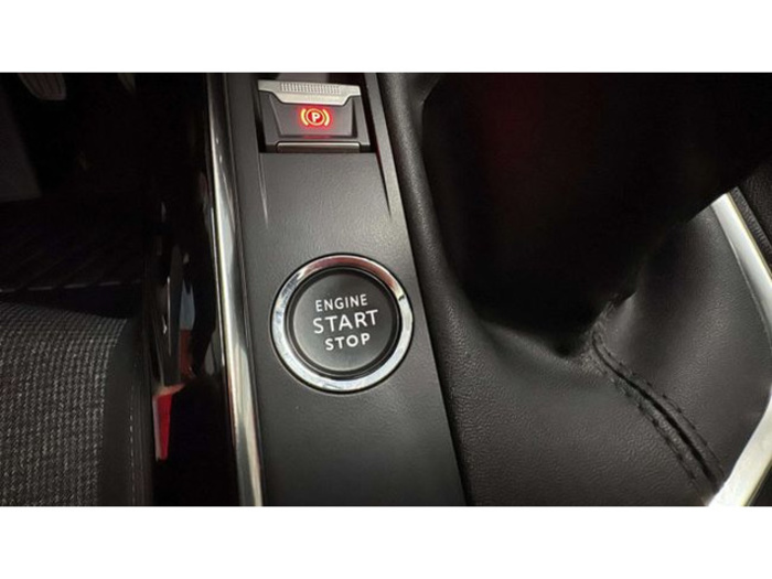 Peugeot3008 PureTech 130 S&S Active 96 kW (130 CV) Vehículo usado en Barcelona - 15 Peugeot3008 PureTech 130 S&S Active 96 kW (130 CV) Vehículo usado en Barcelona - 15