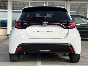 Toyota Yaris 120H Style 85 kW (116 CV)