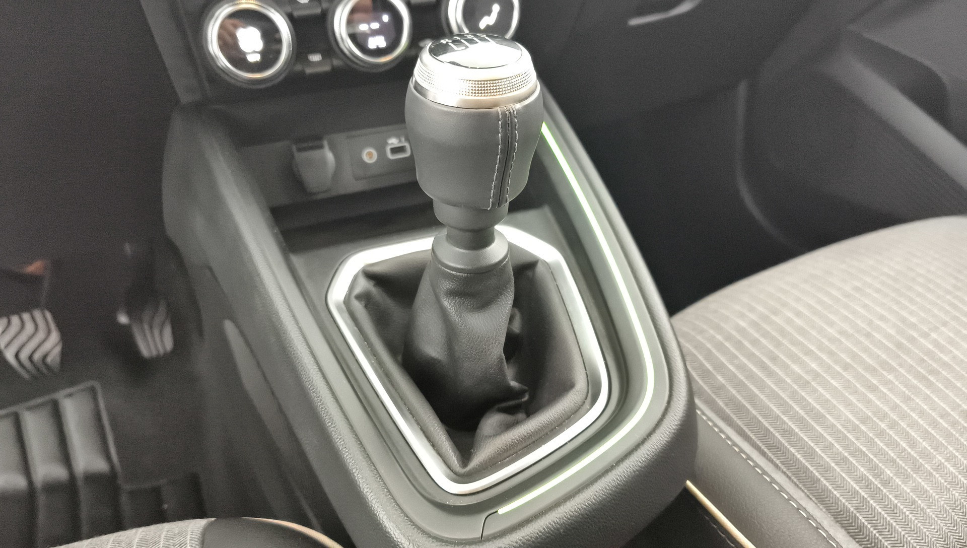 Renault Clio Techno Eco-G 74 kW (100 CV) - 23