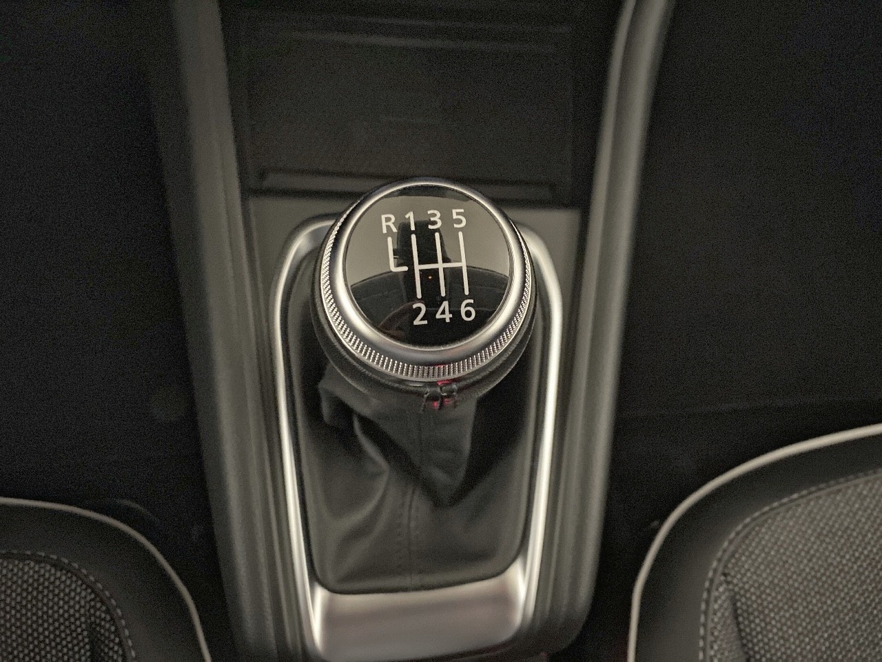 Renault Captur Zen TCe Micro Híbrido 103 kW (140 CV) GPF - 10