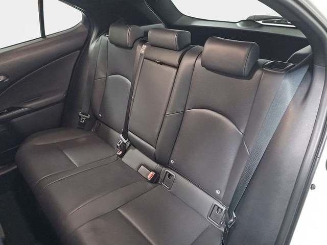 Lexus UX 300h F Sport Plus 146 kW (199 CV) Vehículo usado en Madrid - 11