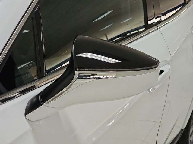 Lexus UX 300h F Sport Plus 146 kW (199 CV) Vehículo usado en Madrid - 35