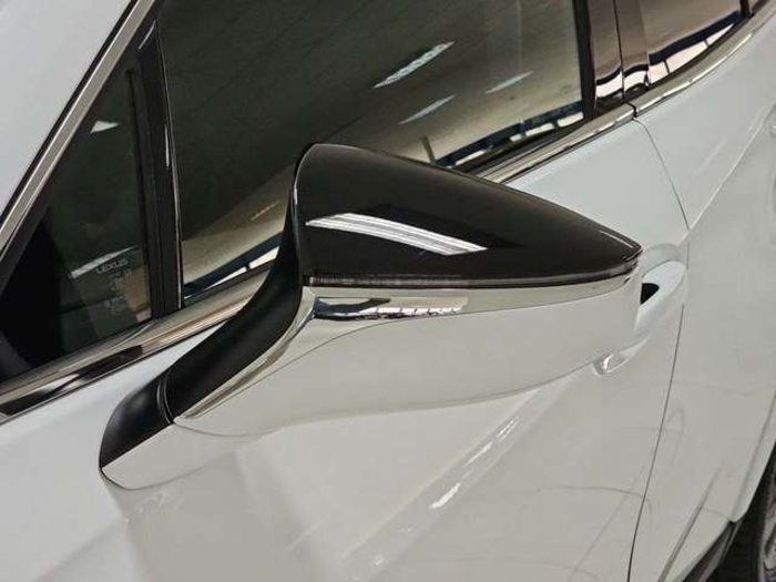 Lexus UX 300h F Sport Plus 146 kW (199 CV) Vehículo usado en Madrid - 35 Lexus UX 300h F Sport Plus 146 kW (199 CV) Vehículo usado en Madrid - 35