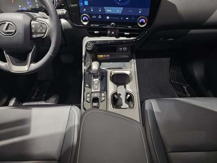 Lexus NX 450h+ Premium+ 4WD 225 kW (306 CV) Vehículo usado en Madrid - 26 Lexus NX 450h+ Premium+ 4WD 225 kW (306 CV) Vehículo usado en Madrid - 26