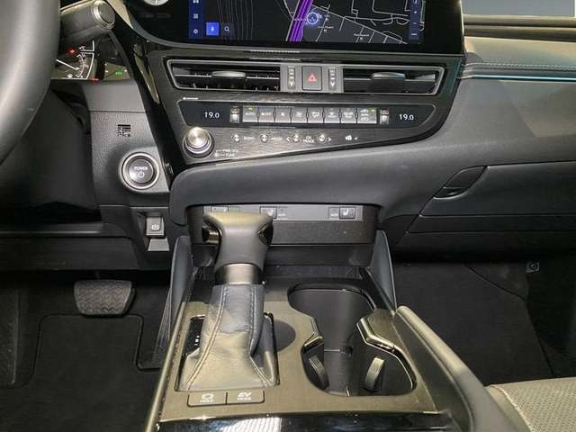 Lexus ES 300h Luxury 160 kW (218 CV) Vehículo usado en Madrid - 17