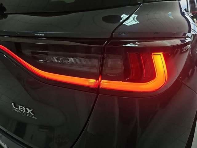 Lexus LBX 1.5 HEV Emotion+ 100 kW (136 CV) Vehículo usado en Madrid - 22