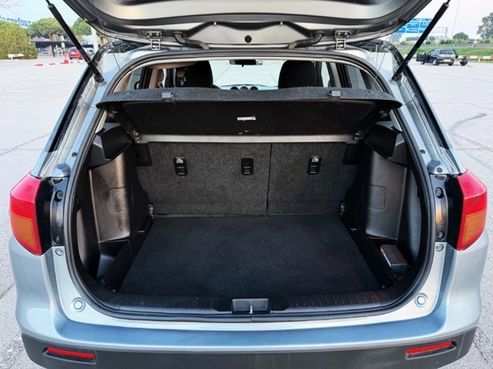 SuzukiVitara 1.6 VVT GLE 4WD 88 kW (120 CV) Vehículo usado en Barcelona - 26 SuzukiVitara 1.6 VVT GLE 4WD 88 kW (120 CV) Vehículo usado en Barcelona - 26