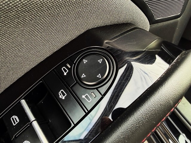 MazdaMazda 3 2.0 e-SKYACTIV-G Homura AT 89 kW (122 CV) Vehículo usado en Barcelona - 12