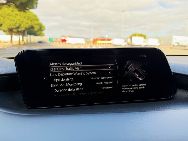 MazdaMazda 3 2.0 e-SKYACTIV-G Homura AT 89 kW (122 CV) Vehículo usado en Barcelona - 24