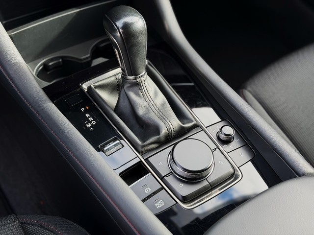 MazdaMazda 3 2.0 e-SKYACTIV-G Homura AT 89 kW (122 CV) Vehículo usado en Barcelona - 29