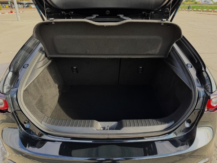 MazdaMazda 3 2.0 e-SKYACTIV-G Homura AT 89 kW (122 CV) Vehículo usado en Barcelona - 31 MazdaMazda 3 2.0 e-SKYACTIV-G Homura AT 89 kW (122 CV) Vehículo usado en Barcelona - 31