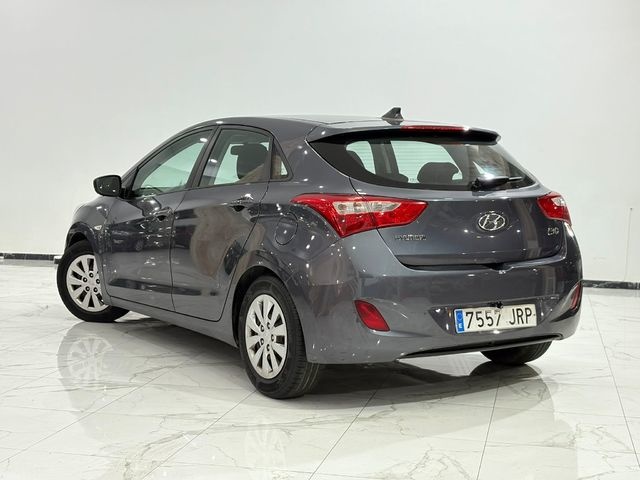 Hyundaii30 1.4 CRDI Klass 66 kW (90 CV) Vehículo usado en Barcelona - 4