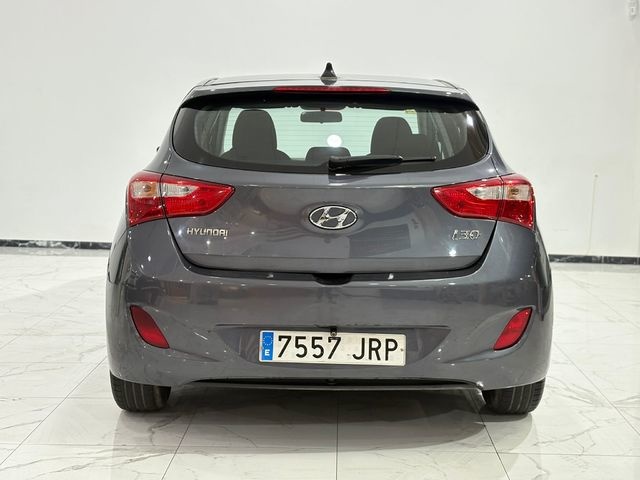 Hyundaii30 1.4 CRDI Klass 66 kW (90 CV) Vehículo usado en Barcelona - 5