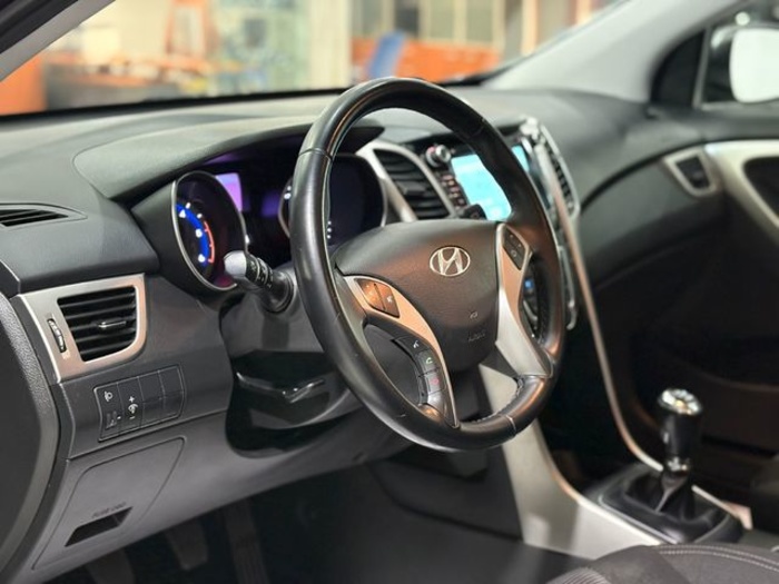 Hyundaii30 1.4 CRDI Klass 66 kW (90 CV) Vehículo usado en Barcelona - 9 Hyundaii30 1.4 CRDI Klass 66 kW (90 CV) Vehículo usado en Barcelona - 9