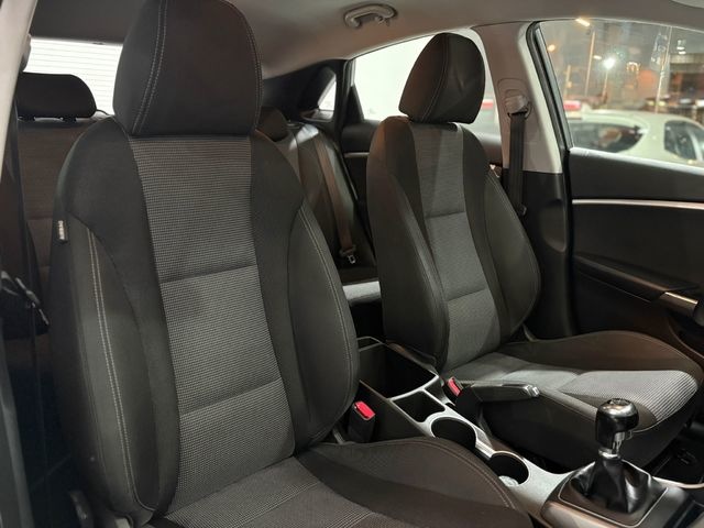 Hyundaii30 1.4 CRDI Klass 66 kW (90 CV) Vehículo usado en Barcelona - 15