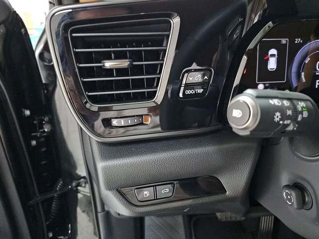 Lexus NX 450h+ Premium+ 4WD 225 kW (306 CV) Vehículo usado en Madrid - 16