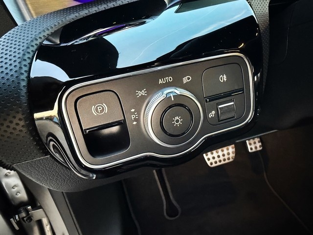 Mercedes-BenzCLA Shooting Brake 200 120 kW (163 CV) Vehículo usado en Barcelona - 16