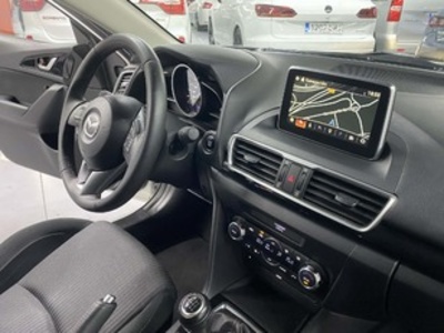 Mazda Mazda 3 1.5 GE MT Style Confort 74 kW (100 CV) Mazda Mazda 3 1.5 GE MT Style Confort 74 kW (100 CV)