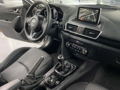 Mazda Mazda 3 1.5 GE MT Style Confort 74 kW (100 CV) Mazda Mazda 3 1.5 GE MT Style Confort 74 kW (100 CV)