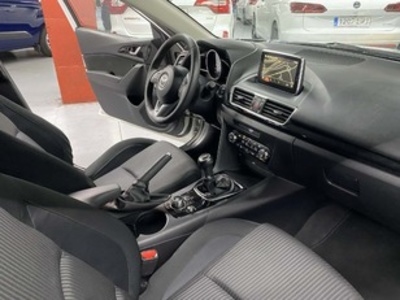 Mazda Mazda 3 1.5 GE MT Style Confort 74 kW (100 CV) Mazda Mazda 3 1.5 GE MT Style Confort 74 kW (100 CV)